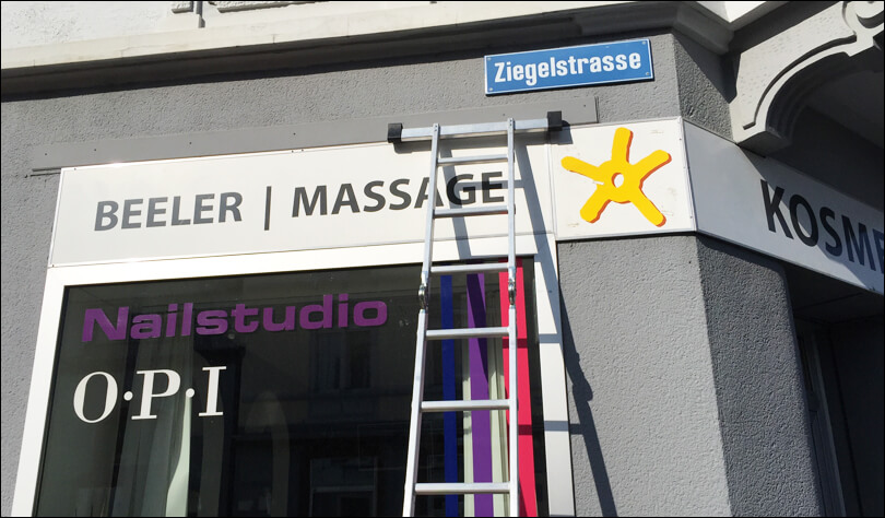 Besuchen Sie mich an der Ziegelstrasse 2 in Wollishofen, Zürich. Beschriftung RIESEN PRINTMEDIA - Adliswil - Zürich - Fassaden - Kundenauftrag