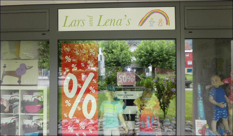 Lars und Lena's Kinderladen<br />
Kilchbergstrasse 6, 8134 Adliswil/ZH<br />
079 837 71 20