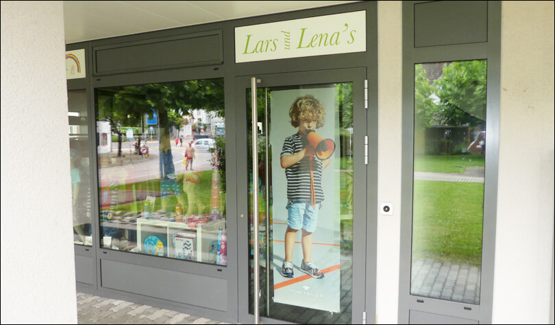 Lars und Lena's Kinderladen<br />
Kilchbergstrasse 6, 8134 Adliswil/ZH<br />
079 837 71 20